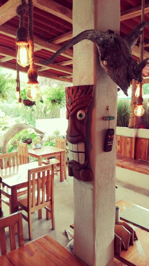 Tiki Dorm Villa Santa Catalina Esterno foto