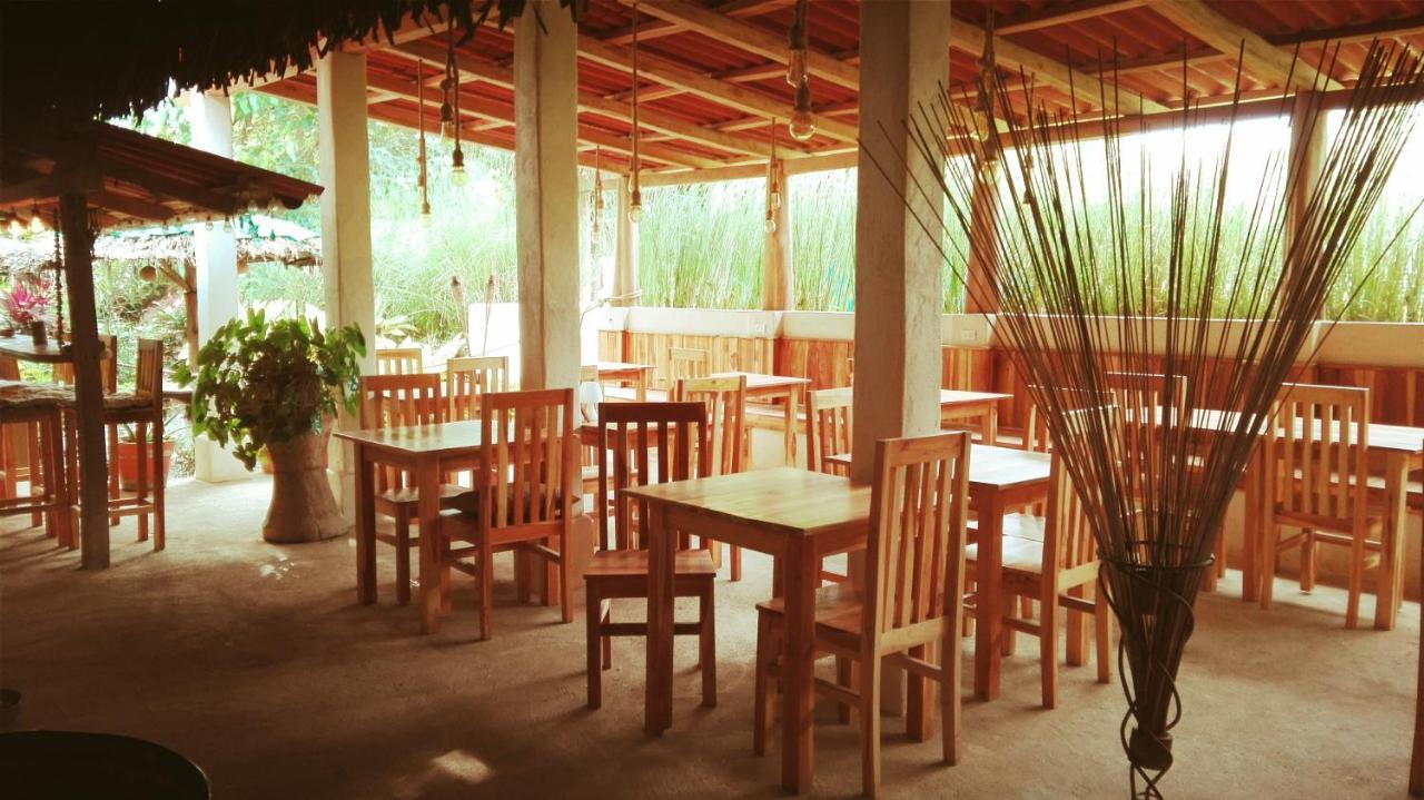 Tiki Dorm Villa Santa Catalina Esterno foto